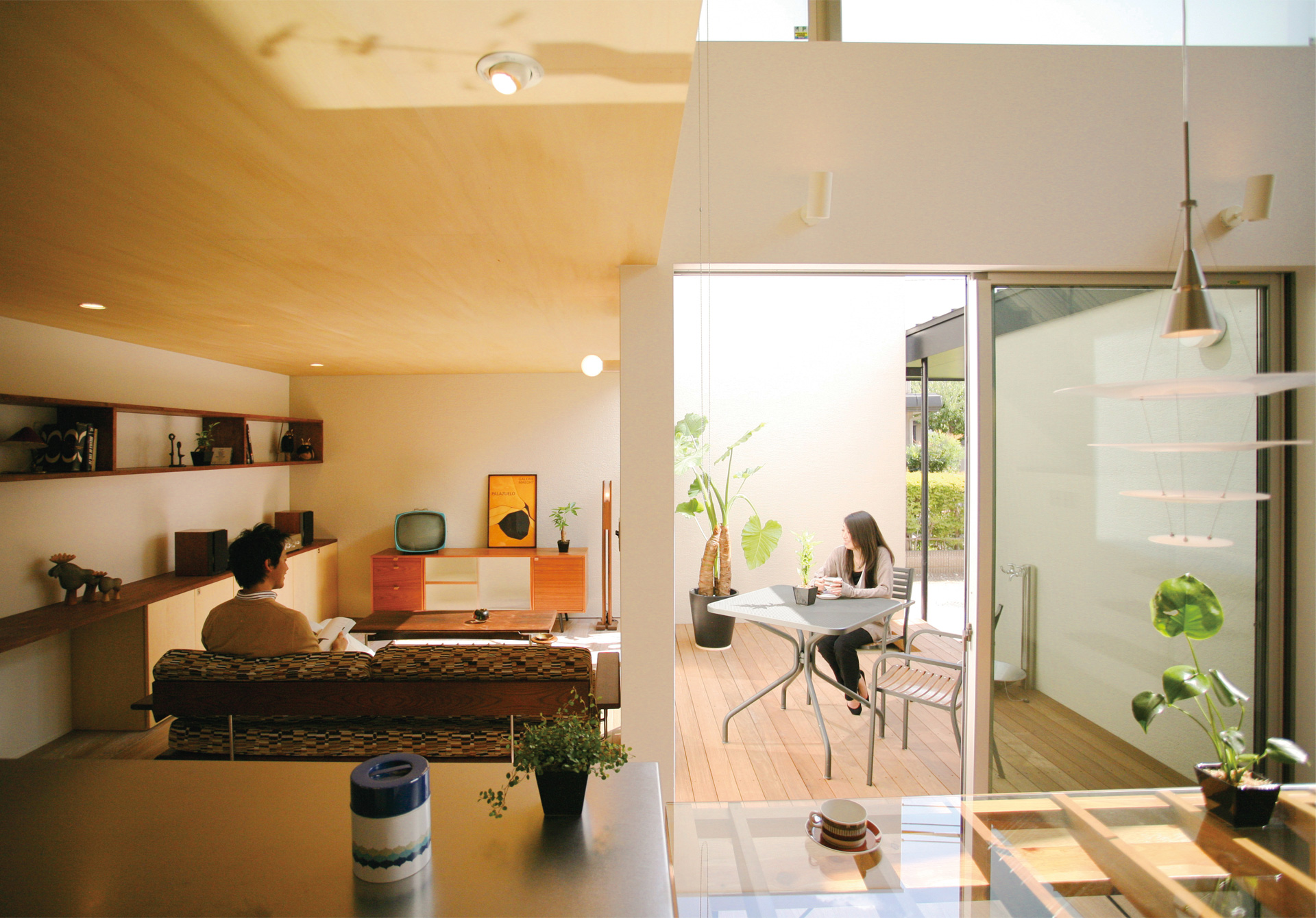 憧れのかっこいいデザイン建築を、ハウスメーカーよりも低コストで。 4D//STUDIO.MIKAWAが導く、新しい家づくりの正解。